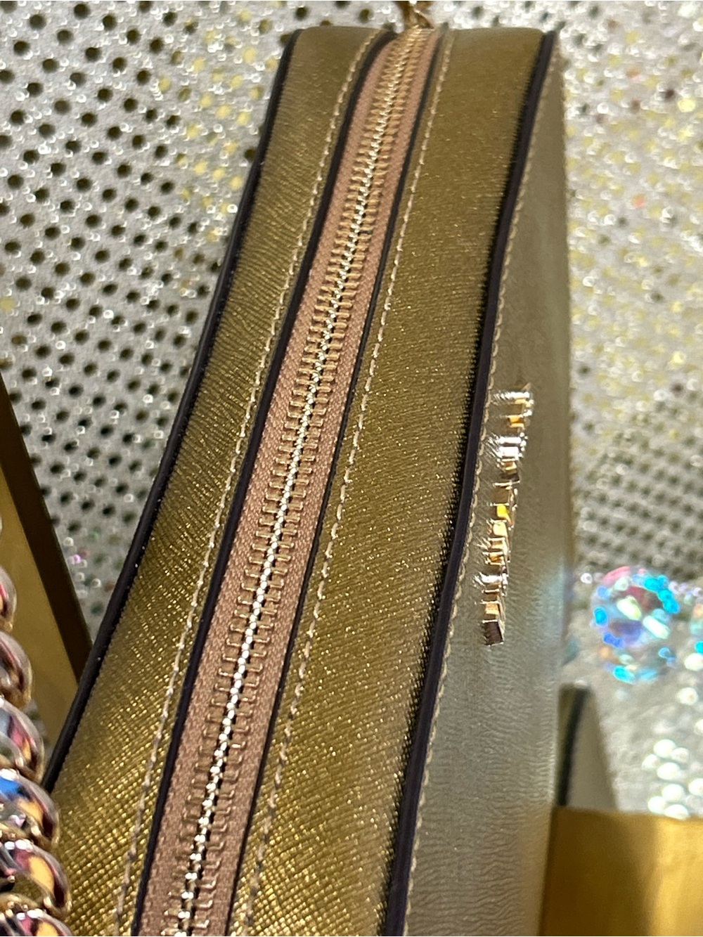 Michael Kors Gold Crossbody Bag Approx. 9.5 x 6.5 x 2 - Picture 7 of 16